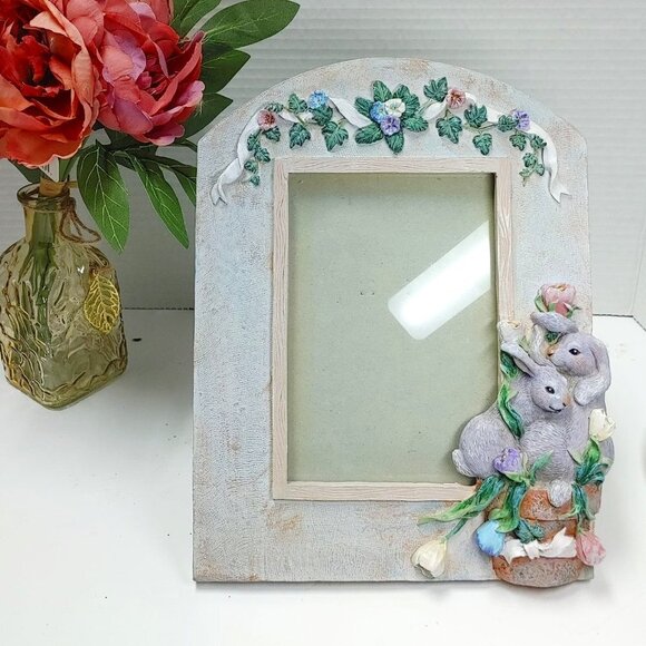 Easter Spring Bunny and Flowers 3D Resin Picture Frame 4x6 " - Picture 1 of 12